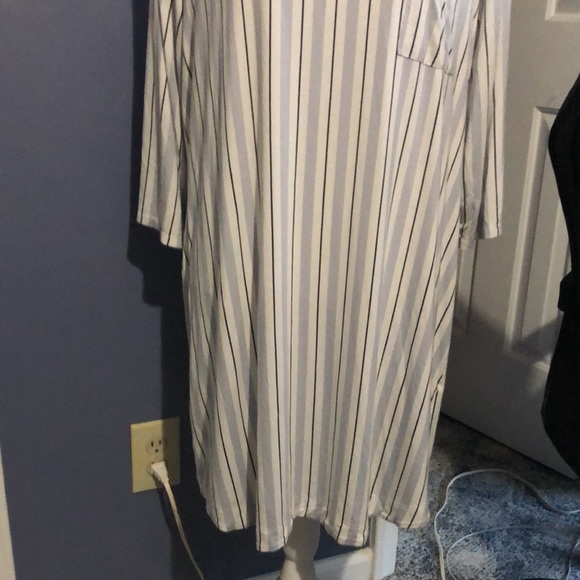 GUC Soma night gown - Picture 2 of 9